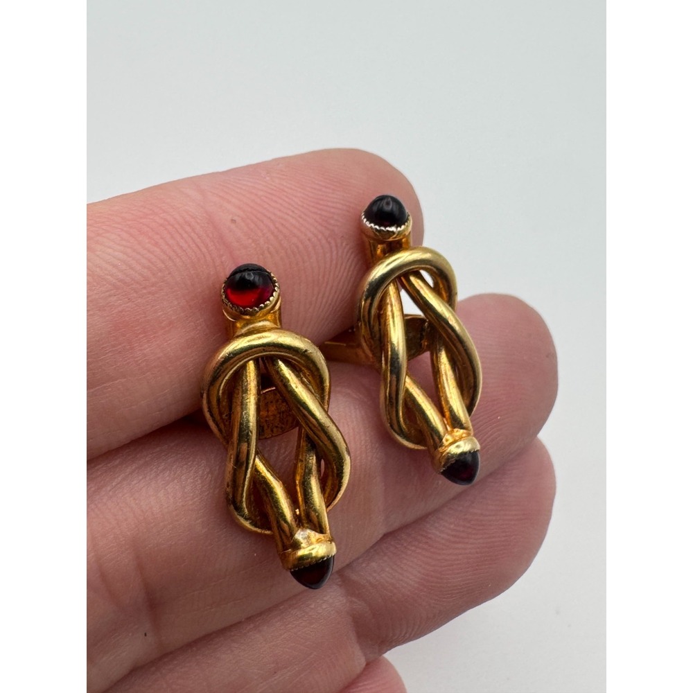 Vintage Men's Cufflinks Gold Tone Twisted Knot Red Cabochon Plunger READ